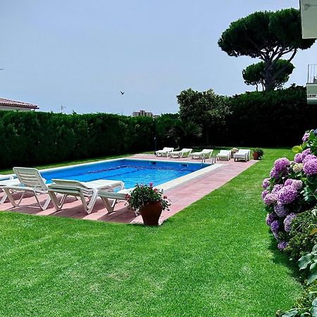 Apartamentos Rayon Du Soleil Сан-Фелиу-де-Гишольс Экстерьер фото