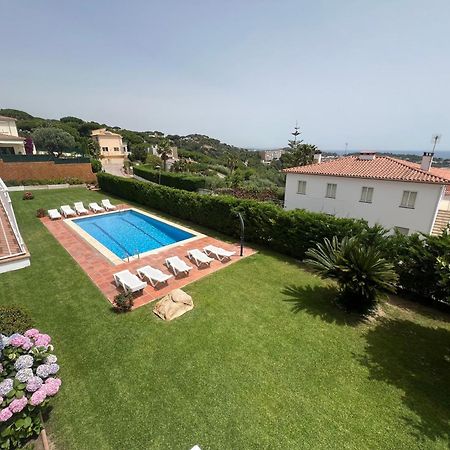 Apartamentos Rayon Du Soleil Сан-Фелиу-де-Гишольс Экстерьер фото